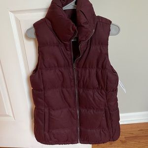 Old navy burgundy puffer vest